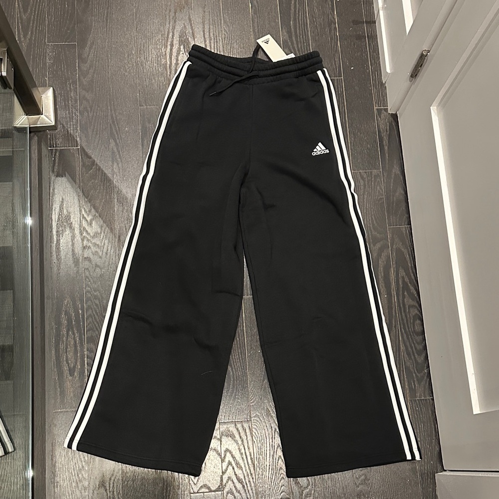 Adidas sweatpants